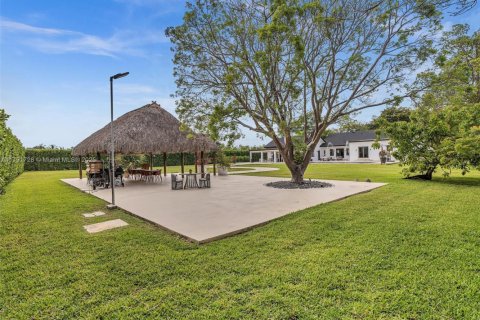 House in Homestead, Florida 5 bedrooms, 270.53 sq.m. № 1963350 - photo 16