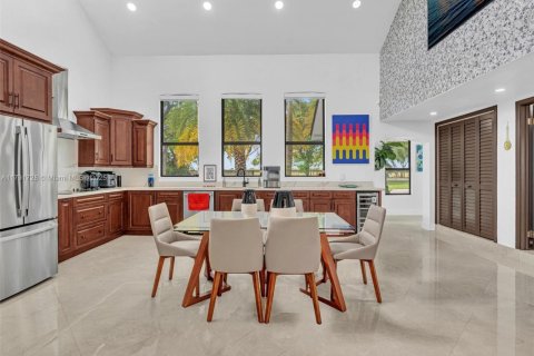 House in Homestead, Florida 5 bedrooms, 270.53 sq.m. № 1963350 - photo 28