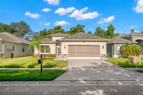 House in Hudson, Florida 3 bedrooms, 183.85 sq.m. № 1918846 - photo 1