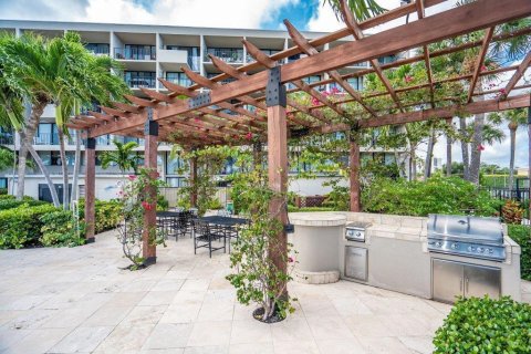 Condo in West Palm Beach, Florida, 1 bedroom  № 2178684 - photo 13