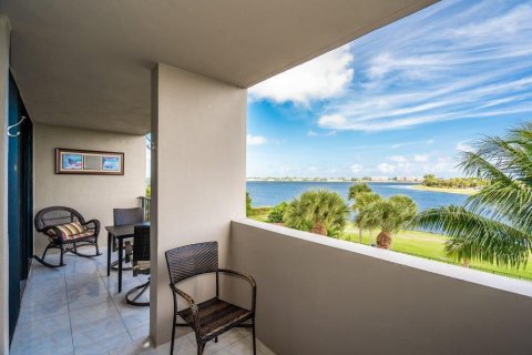Condo in West Palm Beach, Florida, 1 bedroom  № 2178684 - photo 10