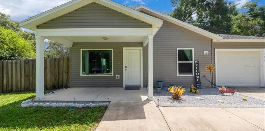 Casa en Ocklawaha, Florida 3 dormitorios, 100.71 m2 № 1848153