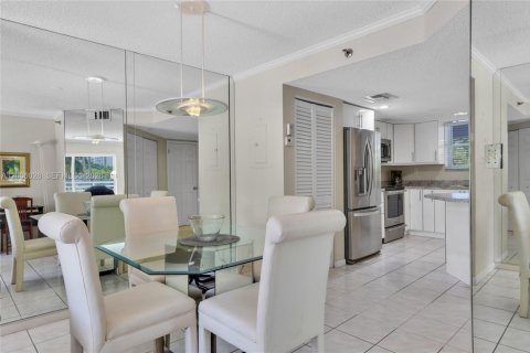 Condo in Sunny Isles Beach, Florida, 2 bedrooms № 2070640 - photo 6