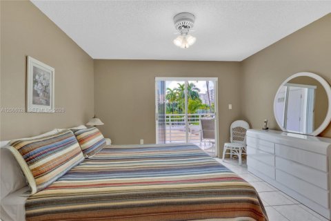 Condo in Sunny Isles Beach, Florida, 2 bedrooms № 2070640 - photo 14