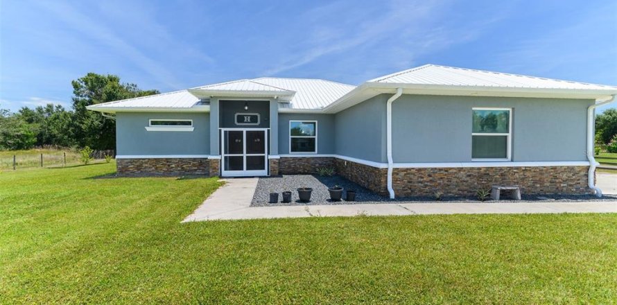 Villa ou maison à Punta Gorda, Floride 4 chambres, 184.78 m2 № 2408550