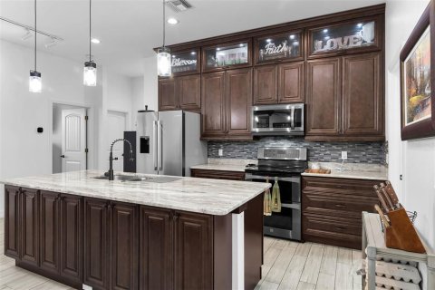 Villa ou maison à vendre à Punta Gorda, Floride: 4 chambres, 184.78 m2 № 2408550 - photo 5