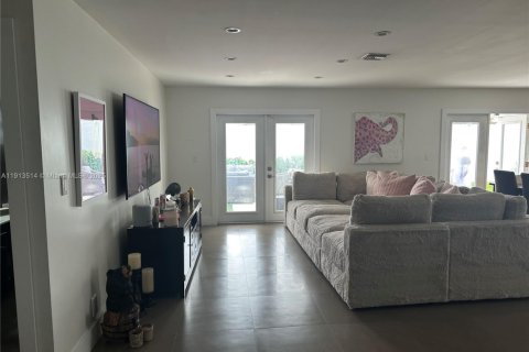 Купить виллу или дом в Майами, Флорида 3 спальни, 143.26м2, № 1968847 - фото 11