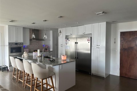 Купить виллу или дом в Майами, Флорида 3 спальни, 143.26м2, № 1968847 - фото 8