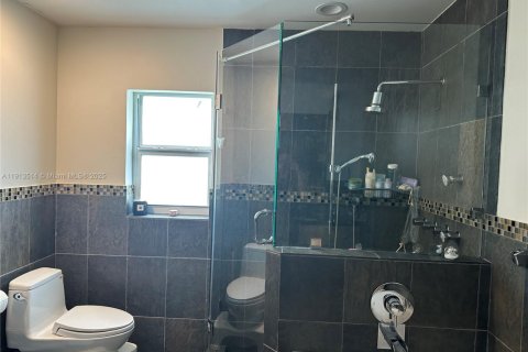 Купить виллу или дом в Майами, Флорида 3 спальни, 143.26м2, № 1968847 - фото 23