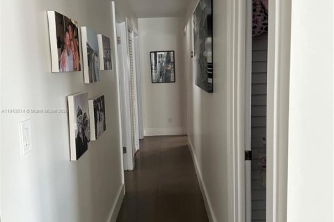 Купить виллу или дом в Майами, Флорида 3 спальни, 143.26м2, № 1968847 - фото 14