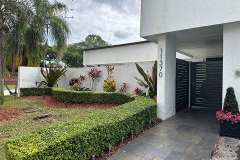 Купить виллу или дом в Майами, Флорида 3 спальни, 143.26м2, № 1968847 - фото 4