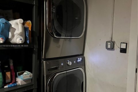 Купить виллу или дом в Майами, Флорида 3 спальни, 143.26м2, № 1968847 - фото 24