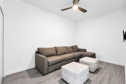Townhouse in Davenport, Florida 4 bedrooms, 187.66 sq.m. № 2106738 - photo 17