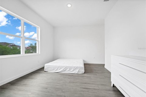 Townhouse in Davenport, Florida 4 bedrooms, 187.66 sq.m. № 2106738 - photo 19