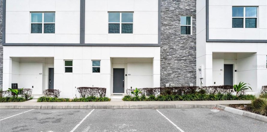 Townhouse in Davenport, Florida 4 bedrooms, 187.66 sq.m. № 2106738