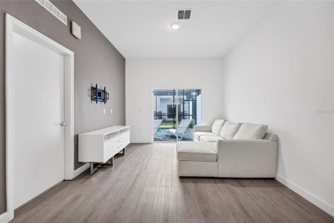 Townhouse in Davenport, Florida 4 bedrooms, 187.66 sq.m. № 2106738 - photo 8