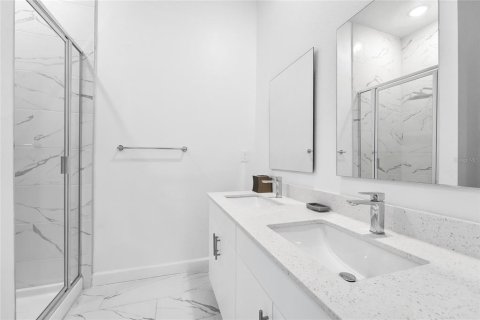 Townhouse in Davenport, Florida 4 bedrooms, 187.66 sq.m. № 2106738 - photo 20