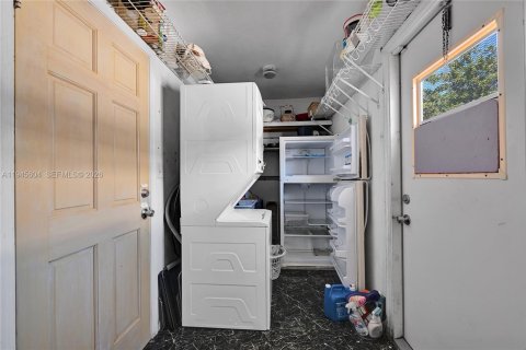 House in Tamarac, Florida 2 bedrooms, 147.44 sq.m. № 2001687 - photo 27