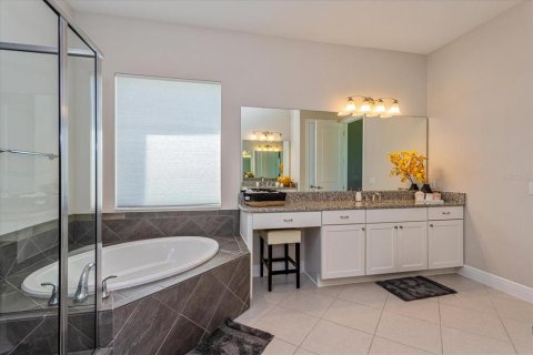 Villa ou maison à louer à Winter Garden, Floride: 5 chambres, 390.1 m2 № 2120189 - photo 22