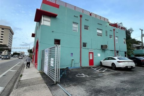 Oficina en alquiler en Miami, Florida № 1177177 - foto 1