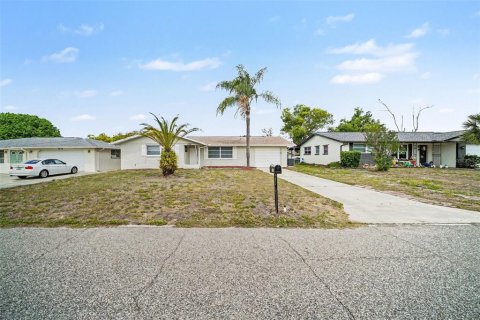 Casa en venta en Port Richey, Florida, 3 dormitorios, 112.23 m2 № 2122163 - foto 2