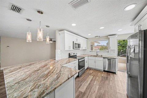 Casa en venta en Port Richey, Florida, 3 dormitorios, 112.23 m2 № 2122163 - foto 7