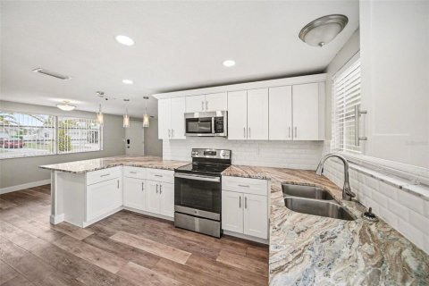 Casa en venta en Port Richey, Florida, 3 dormitorios, 112.23 m2 № 2122163 - foto 8