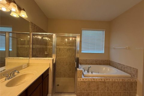 Casa en venta en Tampa, Florida, 4 dormitorios, 239.41 m2 № 2285261 - foto 30