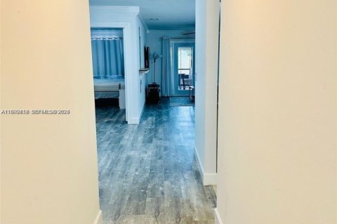 Villa ou maison à louer à Dania Beach, Floride: 2 chambres, 125.23 m2 № 2064162 - photo 2