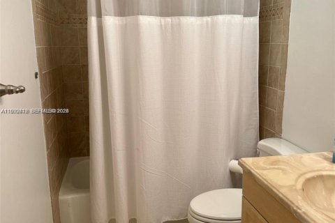 Villa ou maison à louer à Dania Beach, Floride: 2 chambres, 125.23 m2 № 2064162 - photo 15