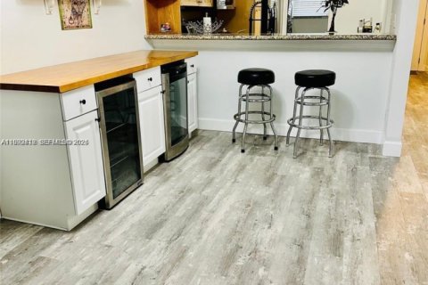 Villa ou maison à louer à Dania Beach, Floride: 2 chambres, 125.23 m2 № 2064162 - photo 3