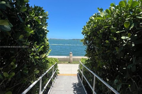 Copropriété à louer à Miami, Floride: 2 chambres, 98.94 m2 № 1827592 - photo 16