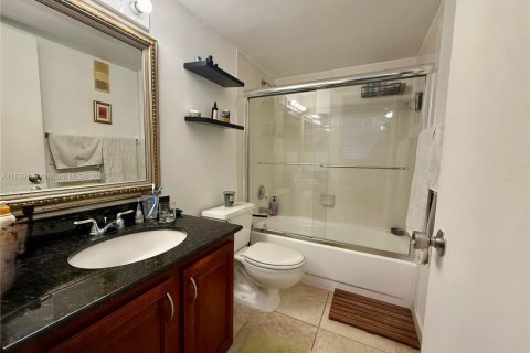 Copropriété à louer à Miami, Floride: 2 chambres, 98.94 m2 № 1827592 - photo 26