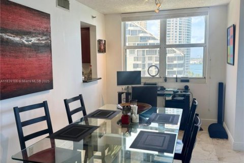 Copropriété à louer à Miami, Floride: 2 chambres, 98.94 m2 № 1827592 - photo 22