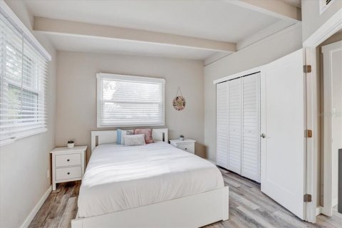 House in Tampa, Florida 3 bedrooms, 109.25 sq.m. № 1832572 - photo 12
