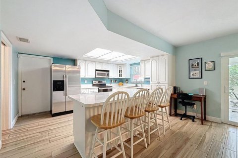 Casa en venta en Tampa, Florida, 5 dormitorios, 196.21 m2 № 2145560 - foto 27