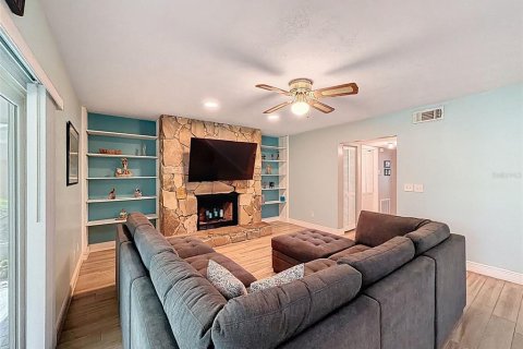Casa en venta en Tampa, Florida, 5 dormitorios, 196.21 m2 № 2145560 - foto 24