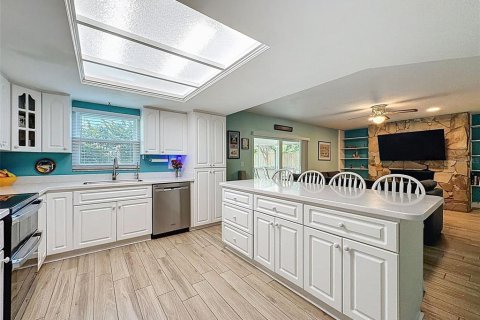 Casa en venta en Tampa, Florida, 5 dormitorios, 196.21 m2 № 2145560 - foto 30