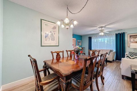 Casa en venta en Tampa, Florida, 5 dormitorios, 196.21 m2 № 2145560 - foto 16