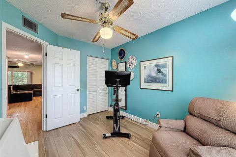Casa en venta en Tampa, Florida, 5 dormitorios, 196.21 m2 № 2145560 - foto 18