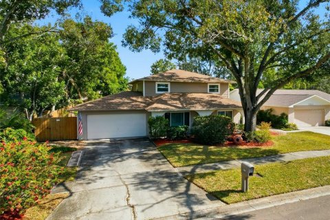 Casa en venta en Tampa, Florida, 5 dormitorios, 196.21 m2 № 2145560 - foto 5