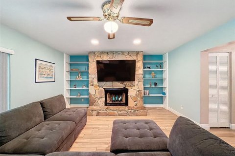 Casa en venta en Tampa, Florida, 5 dormitorios, 196.21 m2 № 2145560 - foto 25