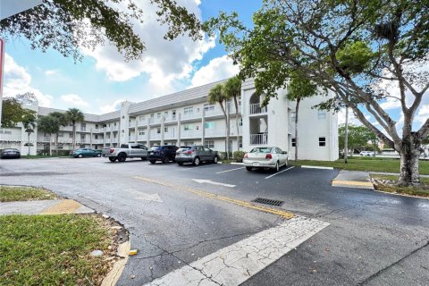 Купить кондоминиум в Санрайз, Флорида 2 спальни, 78.97м2, № 2006614 - фото 15