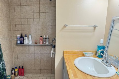 Купить кондоминиум в Санрайз, Флорида 2 спальни, 78.97м2, № 2006614 - фото 9