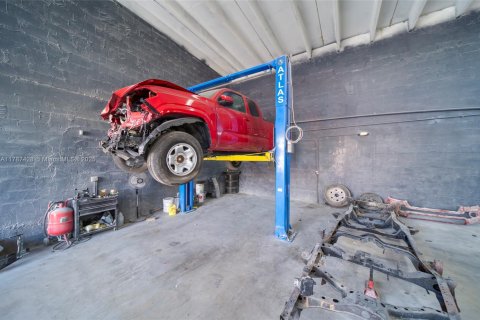 Immobilier commercial à vendre à Hialeah, Floride № 1958839 - photo 14