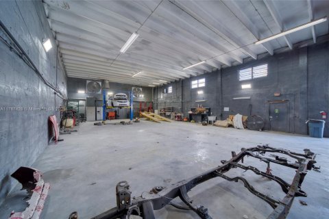 Immobilier commercial à vendre à Hialeah, Floride № 1958839 - photo 6