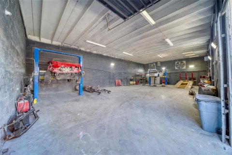 Immobilier commercial à vendre à Hialeah, Floride № 1958839 - photo 4