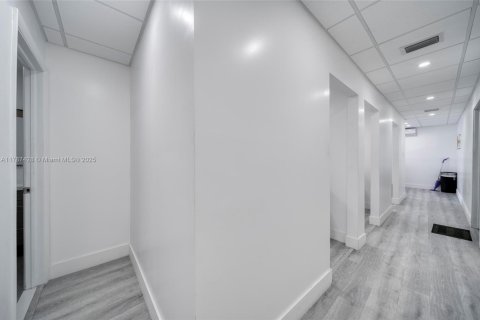 Immobilier commercial à vendre à Hialeah, Floride № 1958839 - photo 12