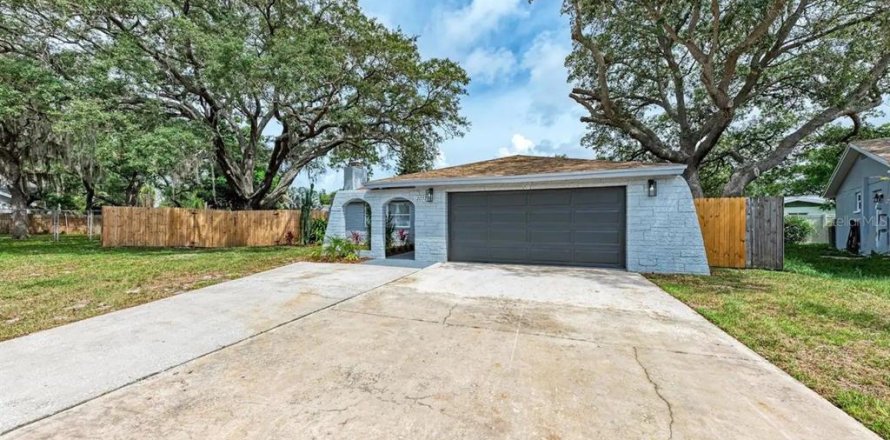Casa en Seminole, Florida 3 dormitorios, 145.67 m2 № 1819504