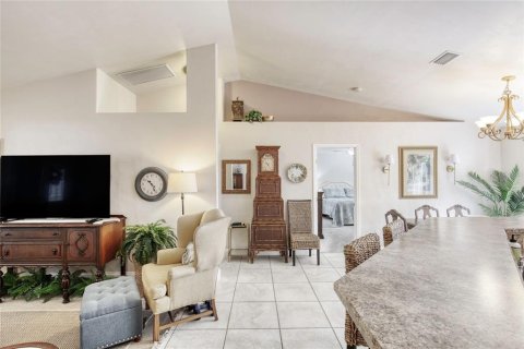 House in Daytona Beach, Florida 3 bedrooms, 131.92 sq.m. № 1678223 - photo 10